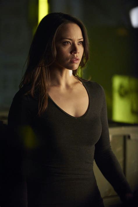 Melissa O'Neil Sexy Scene in Dark Matter .
